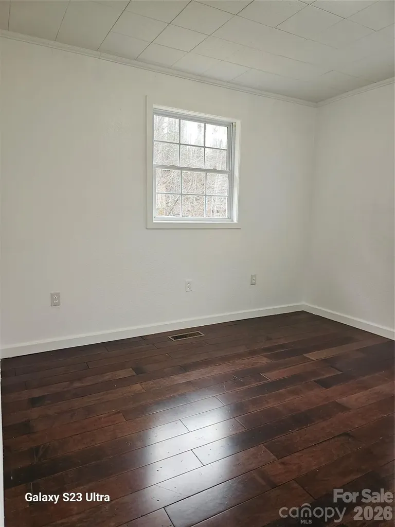 656 Water Street Bakersville NC 28705