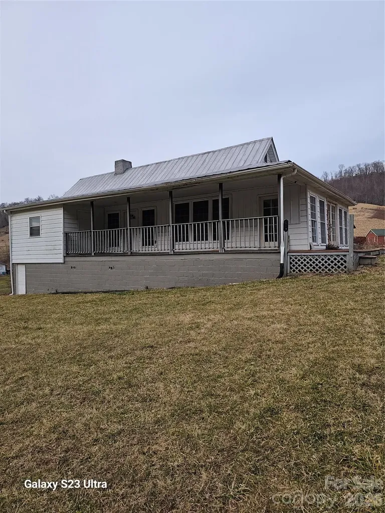 656 Water Street Bakersville NC 28705