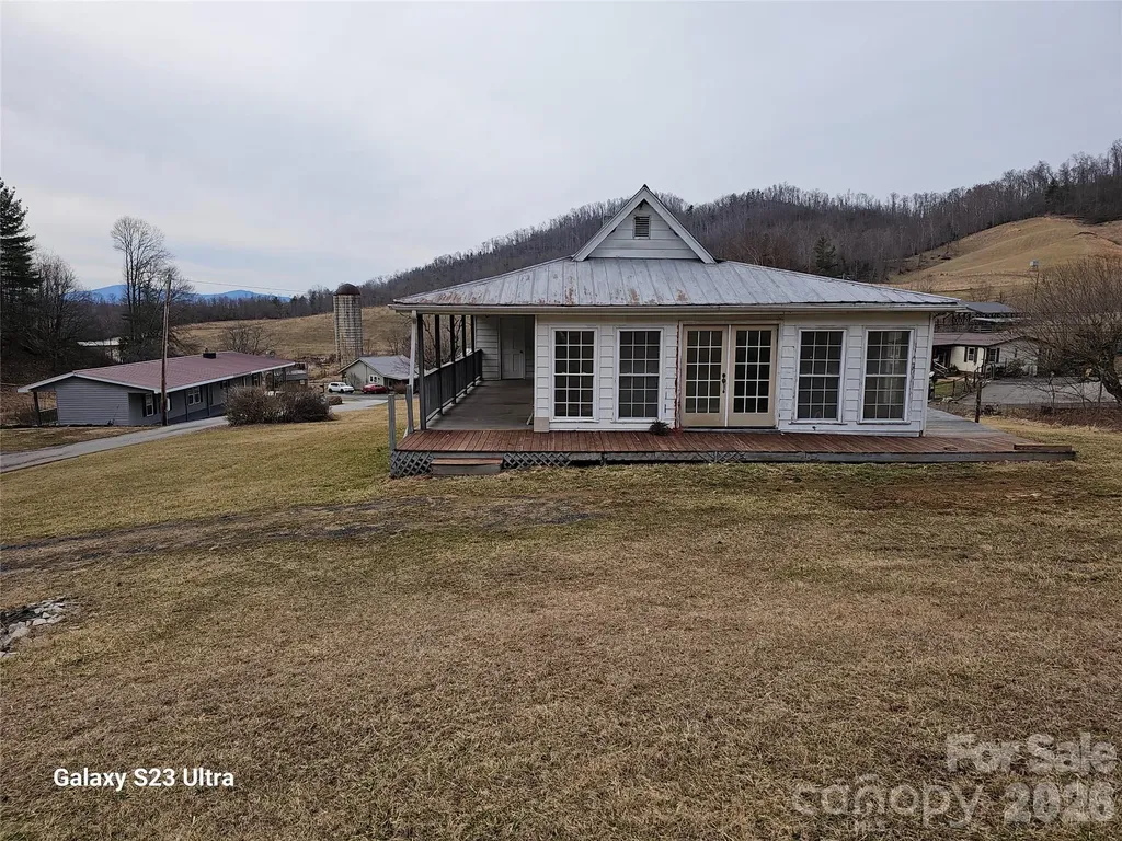 656 Water Street Bakersville NC 28705