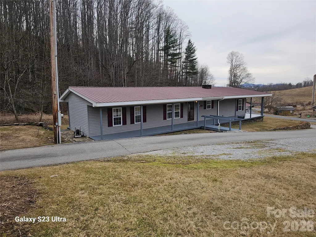 656 Water Street Bakersville NC 28705