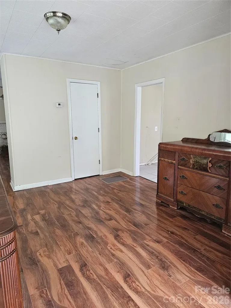 656 Water Street Bakersville NC 28705