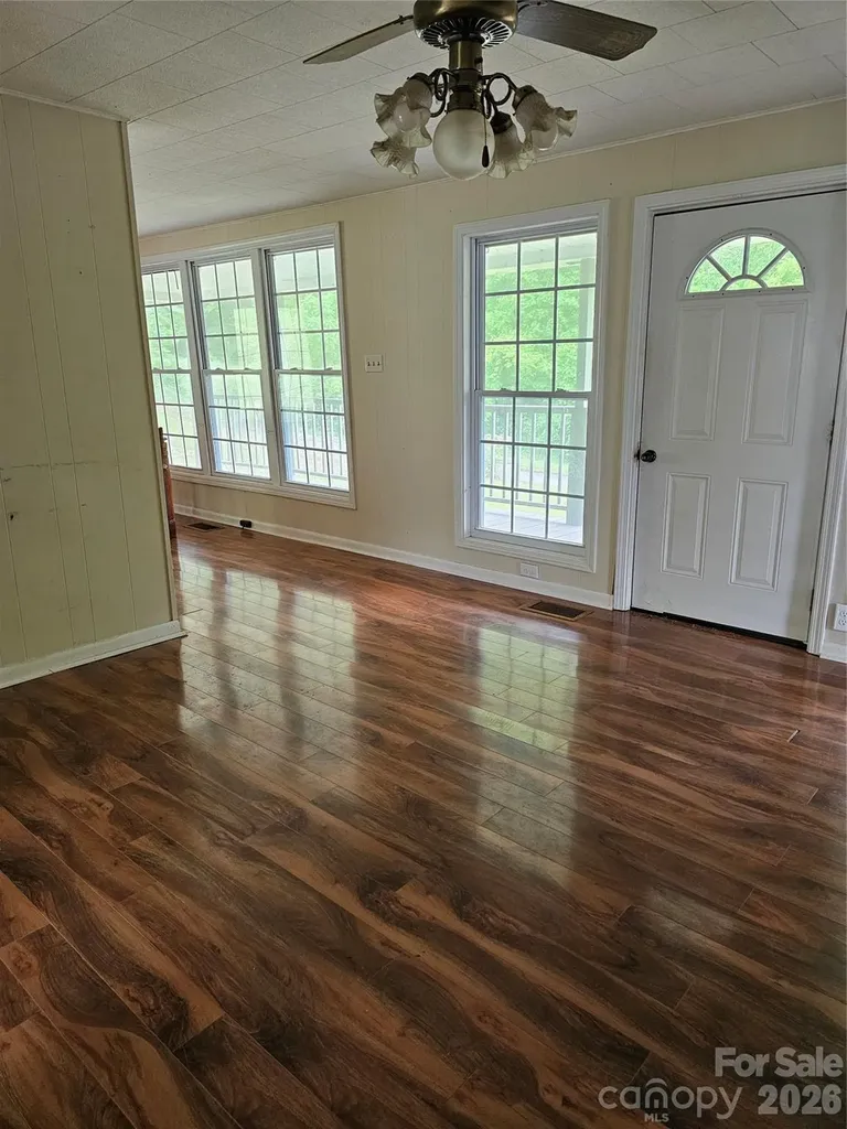 656 Water Street Bakersville NC 28705