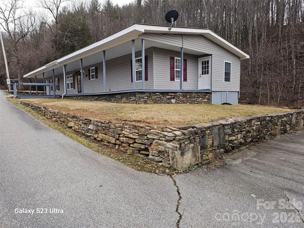 656 Water Street Bakersville NC 28705