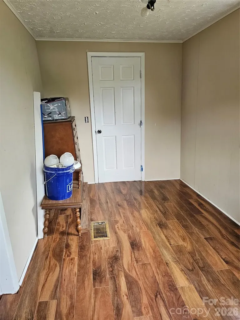 656 Water Street Bakersville NC 28705