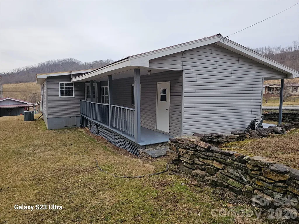 656 Water Street Bakersville NC 28705
