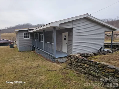 656 Water Street Bakersville NC 28705