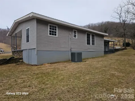 656 Water Street Bakersville NC 28705