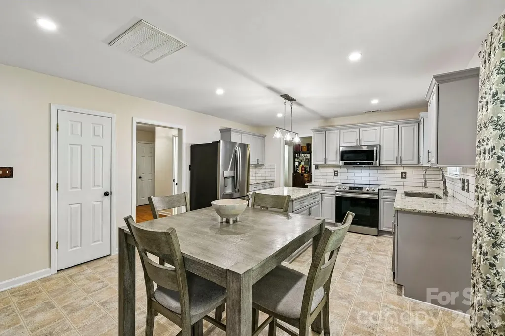 127 Elrosa Road Mooresville NC 28115