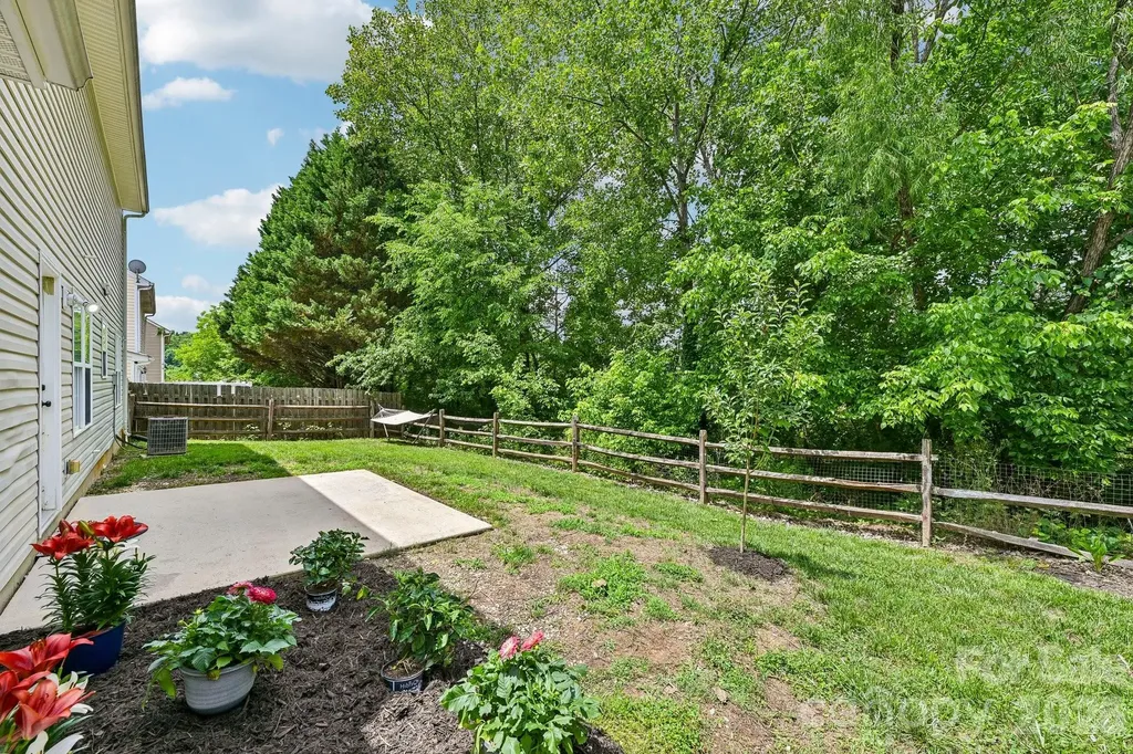 127 Elrosa Road Mooresville NC 28115