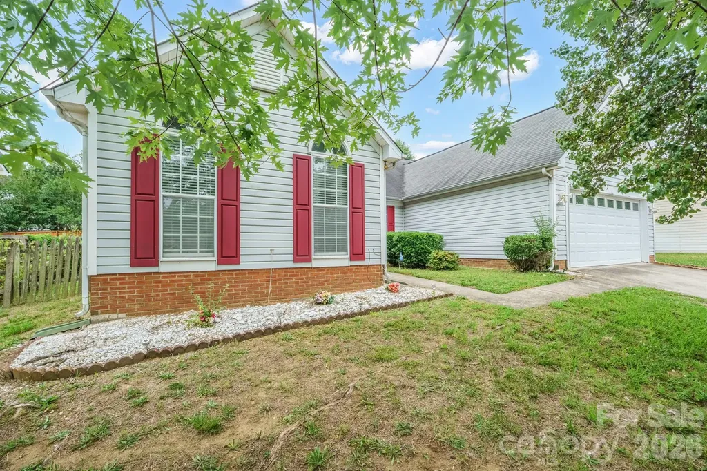 9426 Cantle Drive Charlotte NC 28216