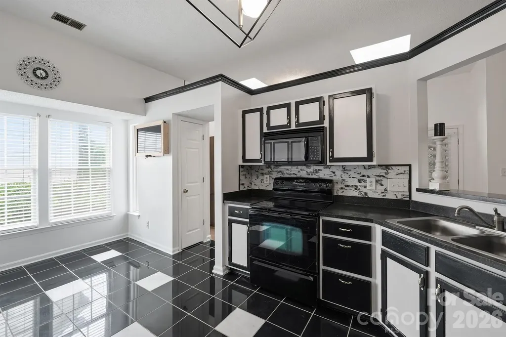 9426 Cantle Drive Charlotte NC 28216