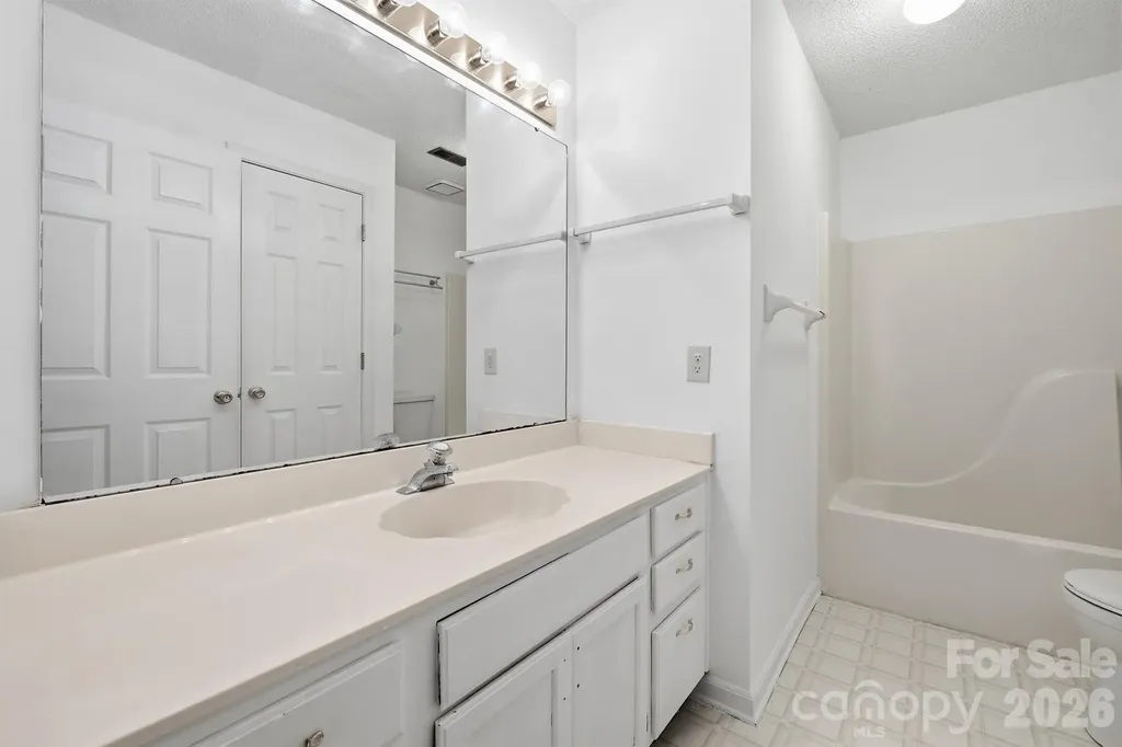 9426 Cantle Drive Charlotte NC 28216