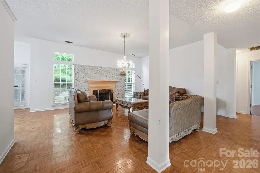9426 Cantle Drive Charlotte NC 28216