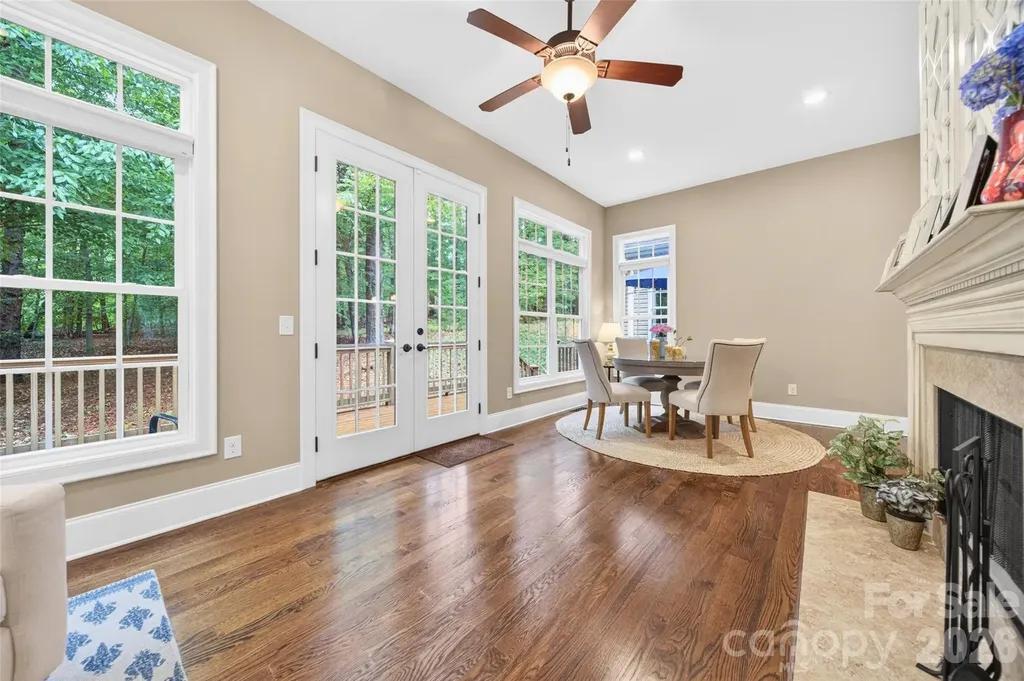 2932 Oakdale Road Charlotte NC 28216
