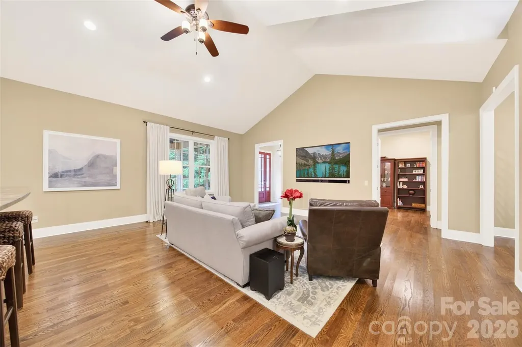 2932 Oakdale Road Charlotte NC 28216