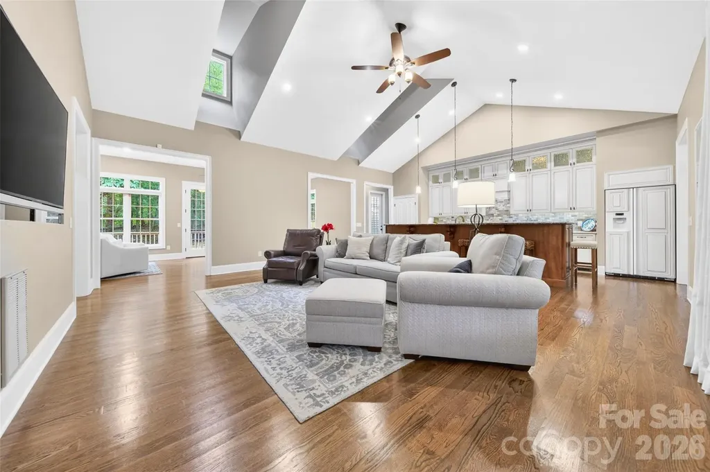 2932 Oakdale Road Charlotte NC 28216