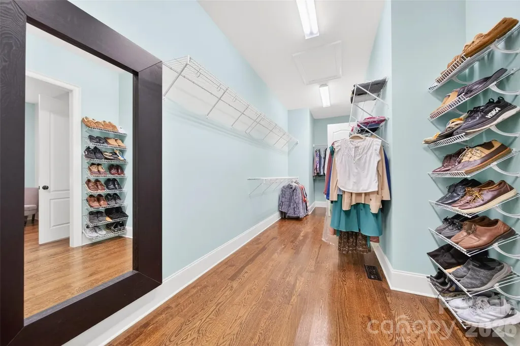 2932 Oakdale Road Charlotte NC 28216