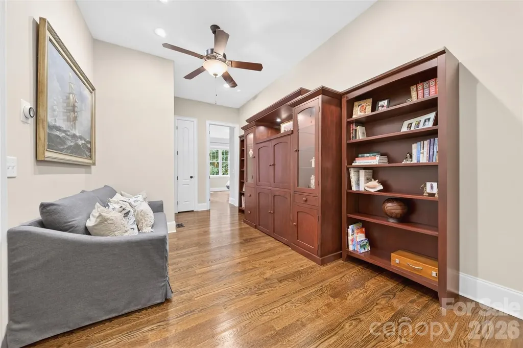 2932 Oakdale Road Charlotte NC 28216