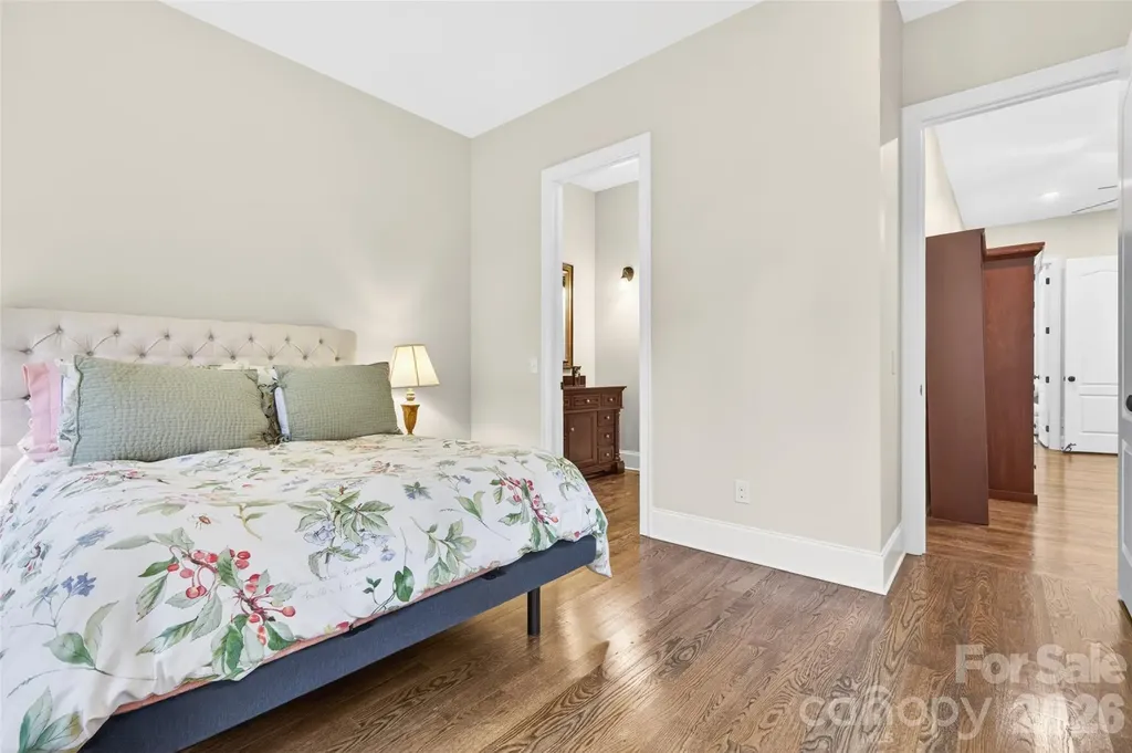 2932 Oakdale Road Charlotte NC 28216