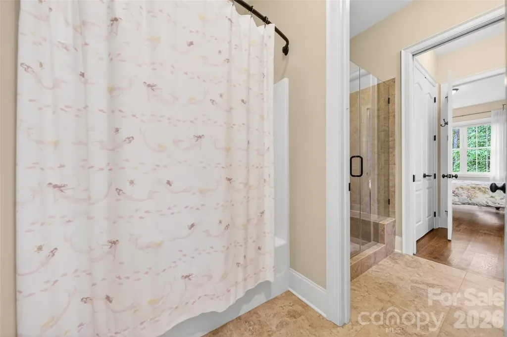 2932 Oakdale Road Charlotte NC 28216