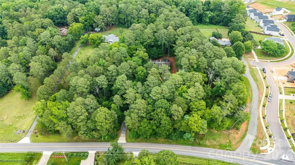 2932 Oakdale Road Charlotte NC 28216