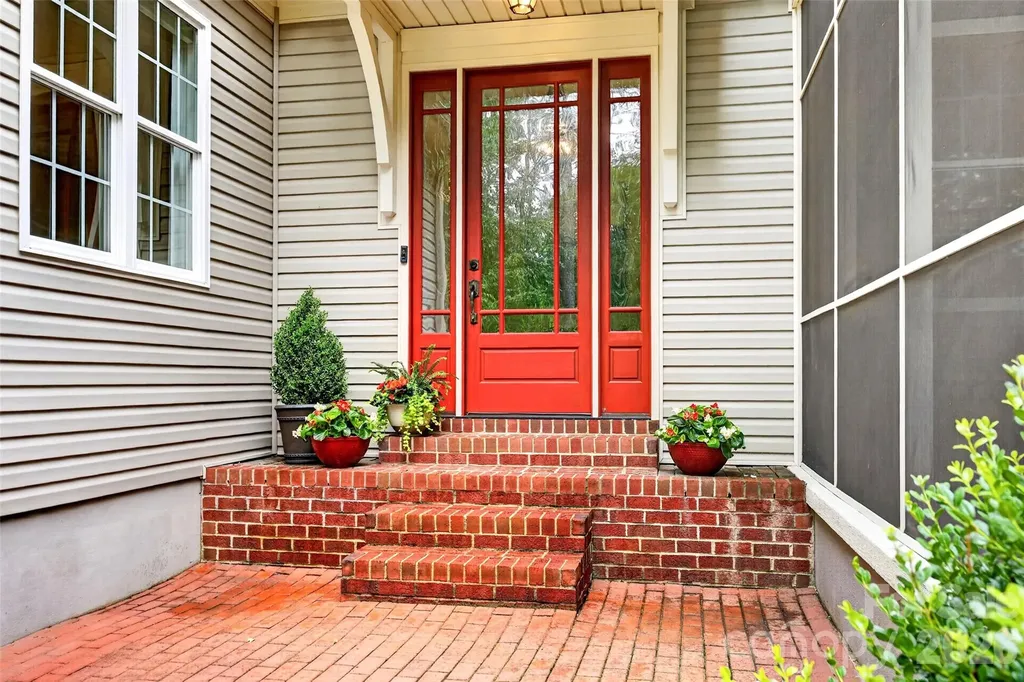 2932 Oakdale Road Charlotte NC 28216