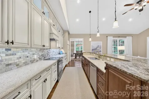 2932 Oakdale Road Charlotte NC 28216