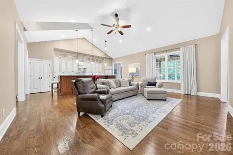 2932 Oakdale Road Charlotte NC 28216