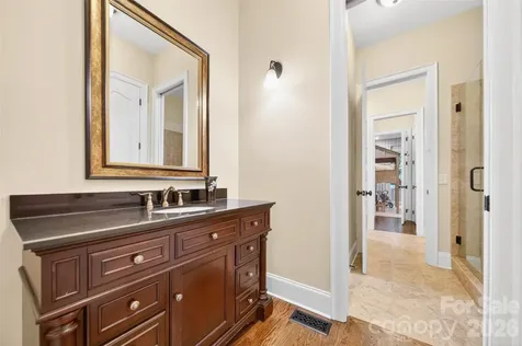 2932 Oakdale Road Charlotte NC 28216