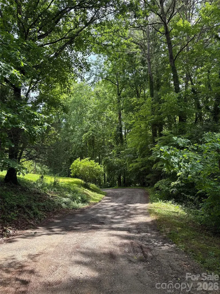 197 Fox Hollow Circle Otto NC 28763