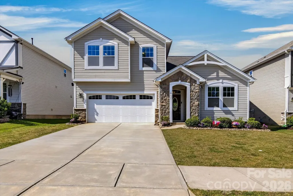6629 Meridale Forest Drive Charlotte NC 28269