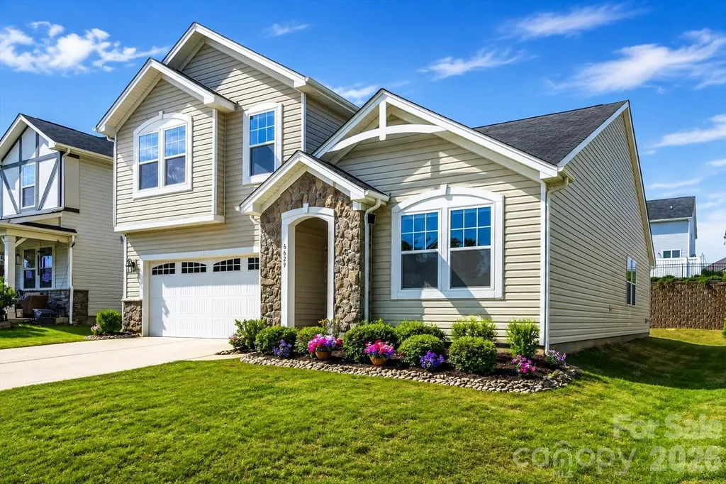 6629 Meridale Forest Drive Charlotte NC 28269