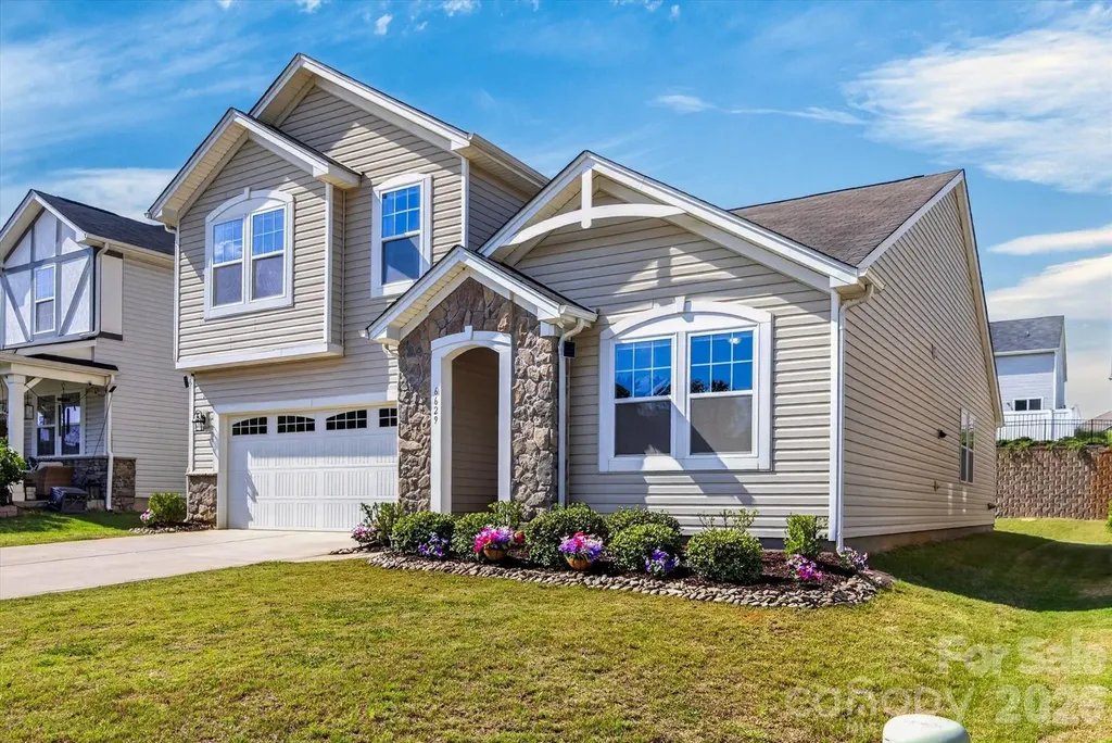 6629 Meridale Forest Drive Charlotte NC 28269