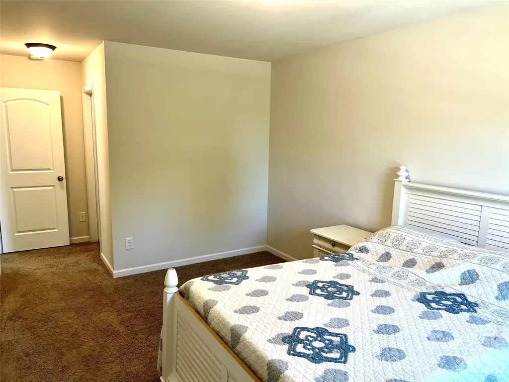 6629 Meridale Forest Drive Charlotte NC 28269