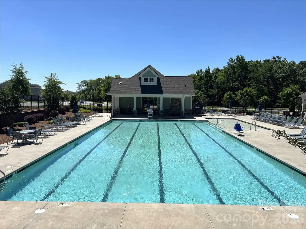 6629 Meridale Forest Drive Charlotte NC 28269