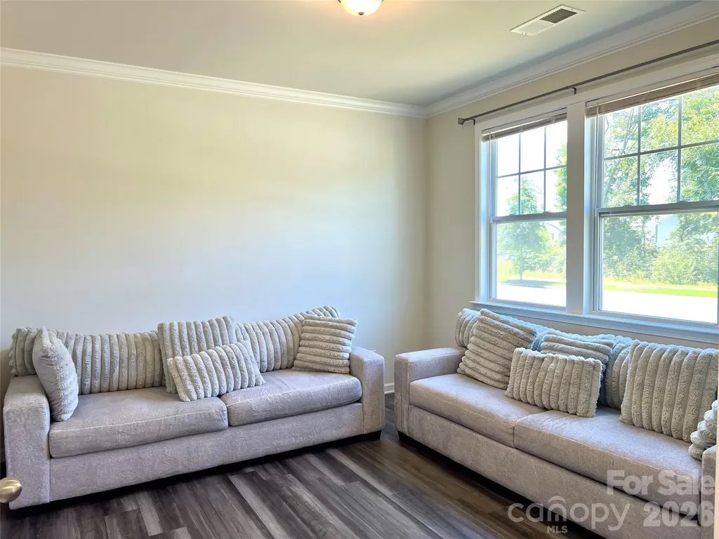 6629 Meridale Forest Drive Charlotte NC 28269
