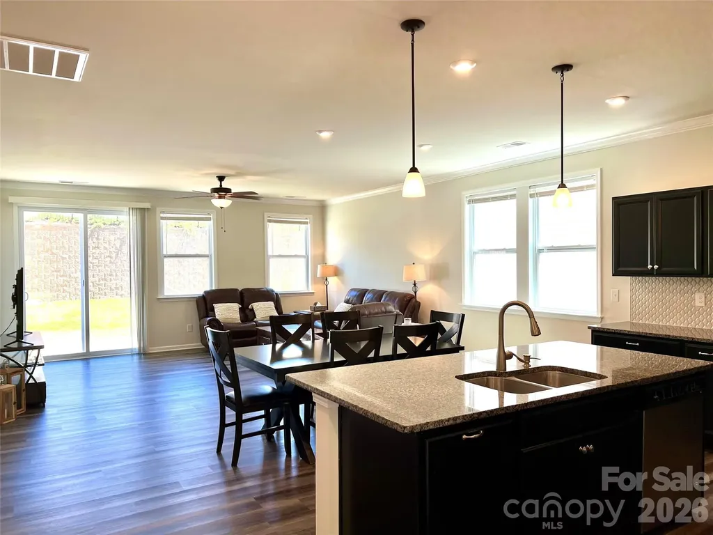 6629 Meridale Forest Drive Charlotte NC 28269