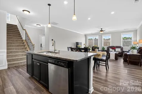 6629 Meridale Forest Drive Charlotte NC 28269