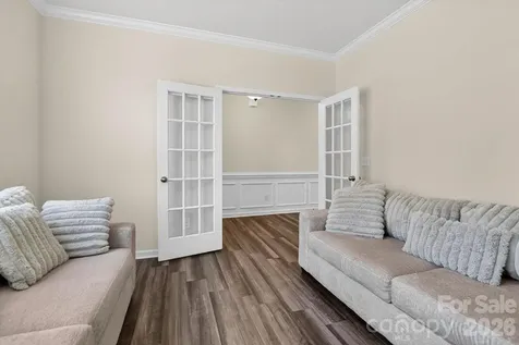 6629 Meridale Forest Drive Charlotte NC 28269
