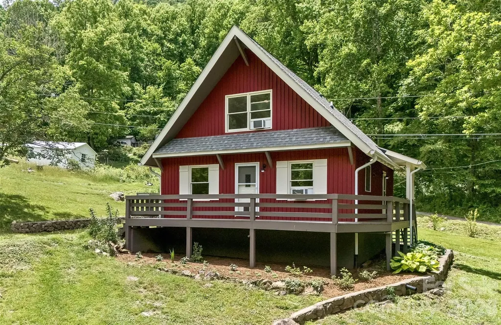 47 Fir Circle Canton NC 28716