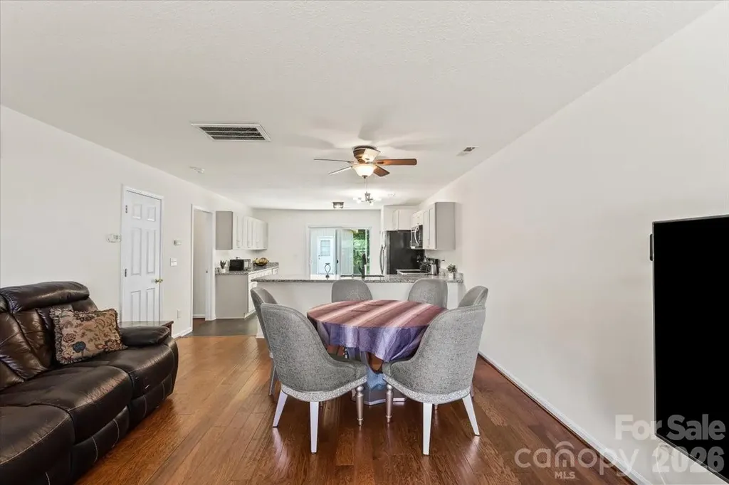 3119 Decapolis Drive Charlotte NC 28215