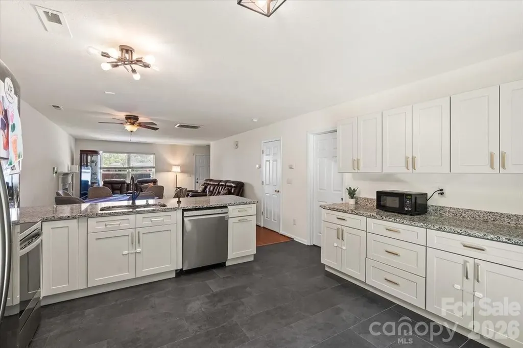 3119 Decapolis Drive Charlotte NC 28215