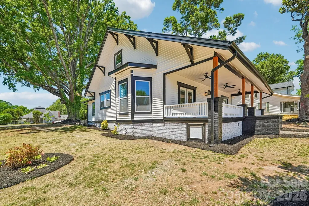 616 14th Street SW Hickory NC 28602