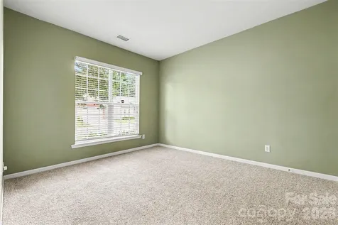 8708 Heron Glen Drive Charlotte NC 28269