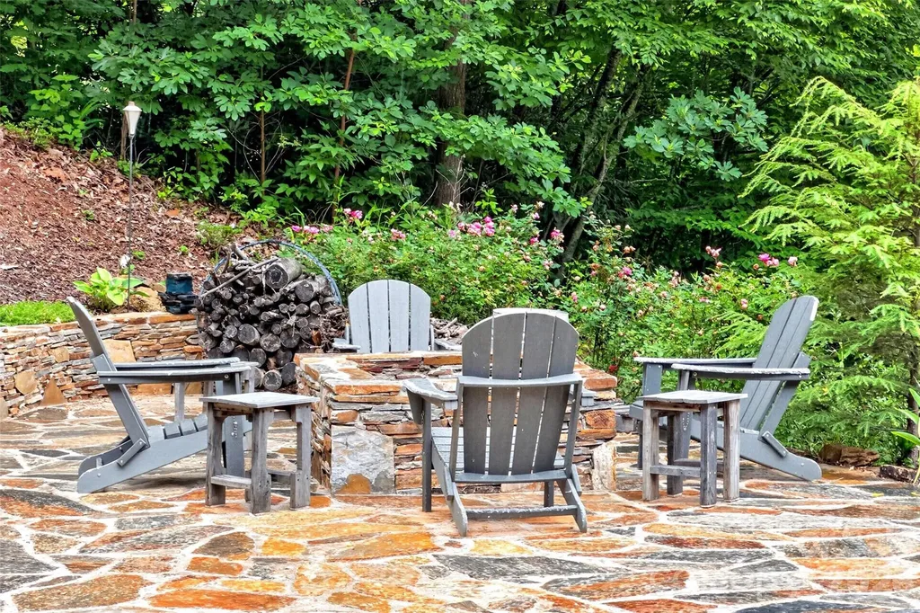 696 Hickory Nut Hollow Old Fort NC 28762