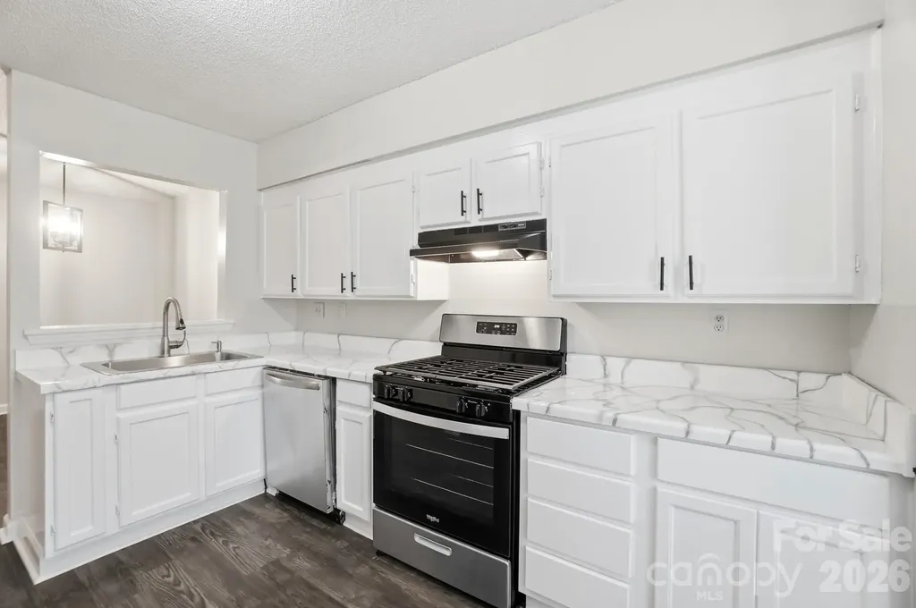 6043 Green Forest Drive Charlotte NC 28212