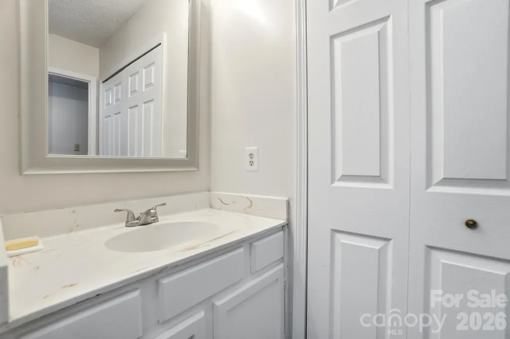 6043 Green Forest Drive Charlotte NC 28212