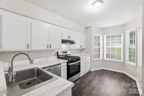 6043 Green Forest Drive Charlotte NC 28212