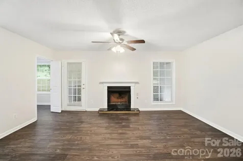 6043 Green Forest Drive Charlotte NC 28212