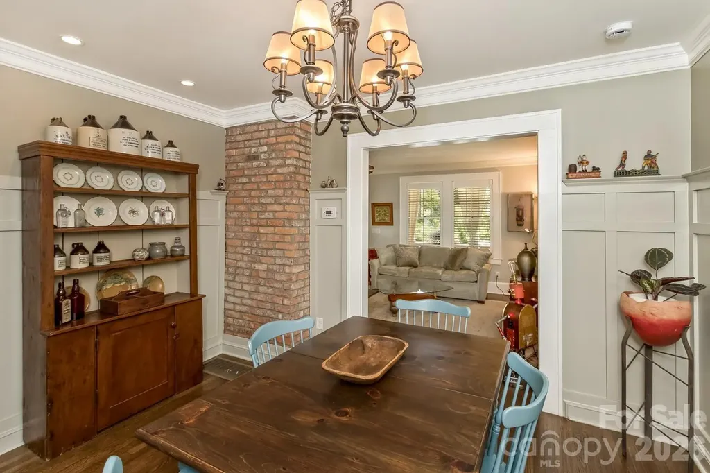 23 Woodvale Avenue Asheville NC 28804